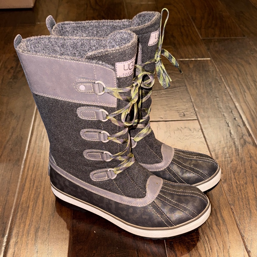 UGG Baroness Mid Waterproof Winter Snow Duck Boot sz 9